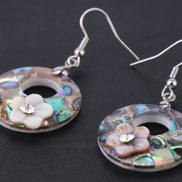 Jewelry - Abalone earrings